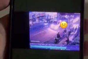 Tangkapan Layar video rekaman CCTV kecelakaan. Foto: Tangkapan Layar.