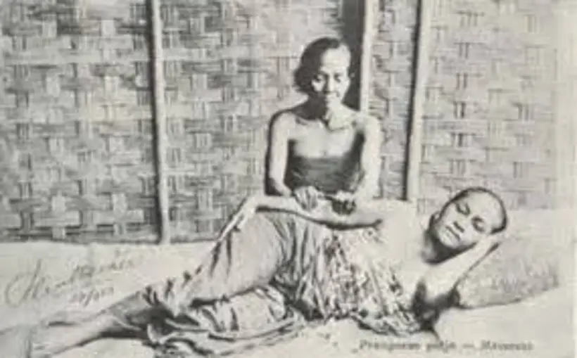 Paraji, Ibu yang Mengantar Menuju Alam Terang