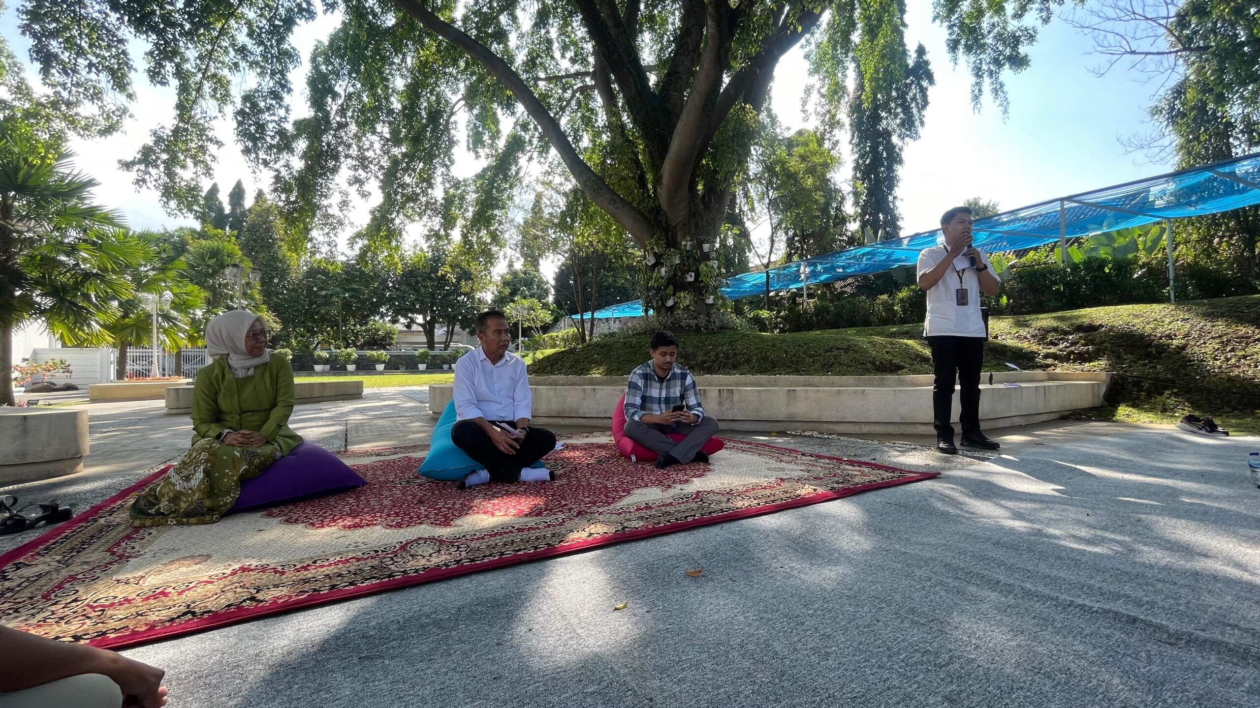 Pj Gubernur Jawa Barat bersama Ketua AMSINDO Jabar (foto: Info Bandung Barat)