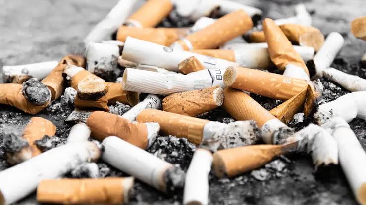 Bondong-Bondong Kurangi Sedotan Plastik, Lalu Bagaimana dengan Sampah Puntung Rokok yang Sama Bahayanya?