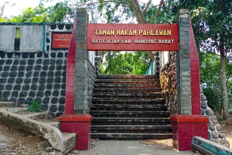 Makam Pahlawan Warung Pulus Batujajar (foto: Koran Gala)